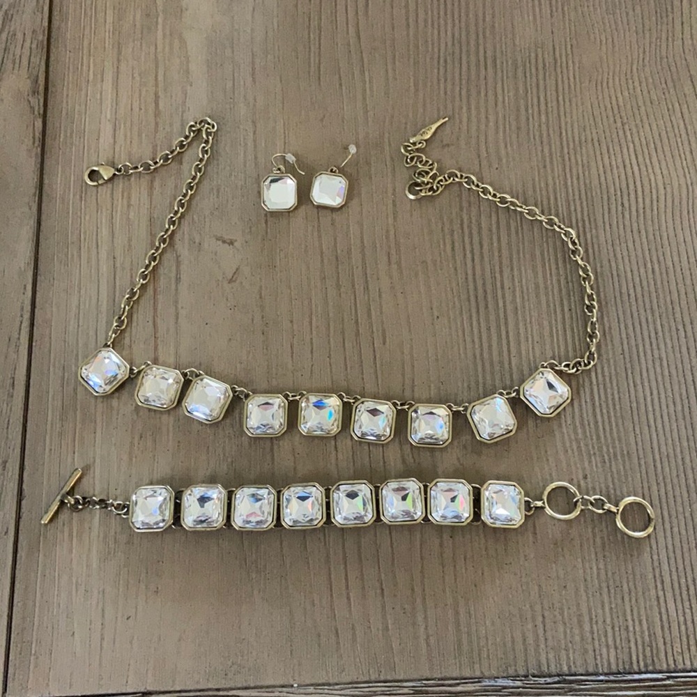 Chloe & Isabel set